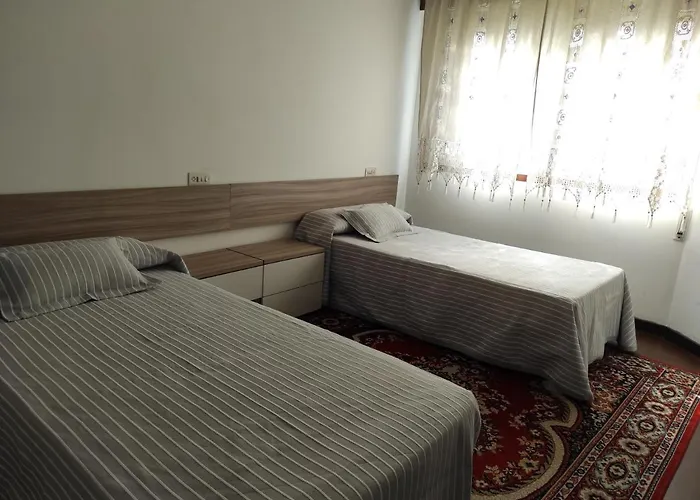 Piso * 坎加斯德穆拉索